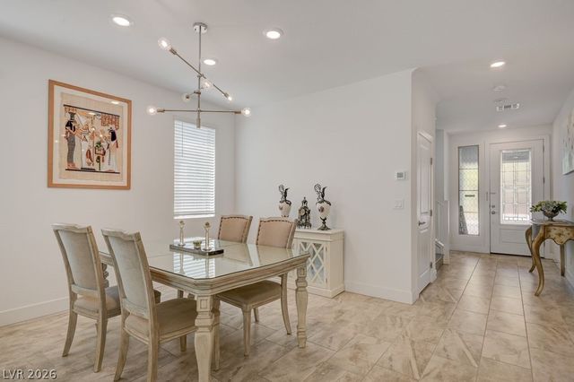 7135 Sunland Hills Avenue, Las Vegas, NV 89113
