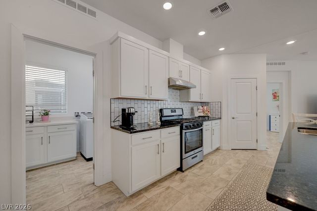 7135 Sunland Hills Avenue, Las Vegas, NV 89113