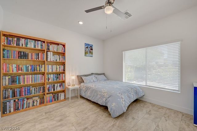 7135 Sunland Hills Avenue, Las Vegas, NV 89113