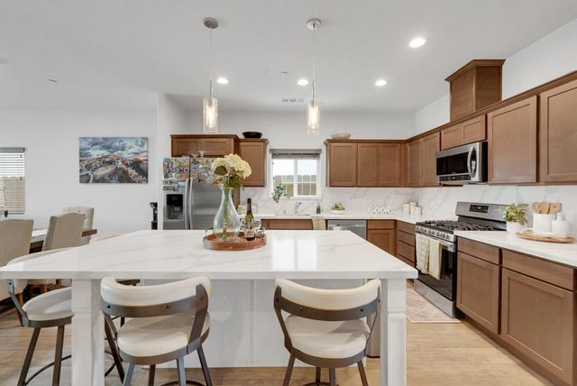 4010 Seashore Dr, Stockton, CA 95206