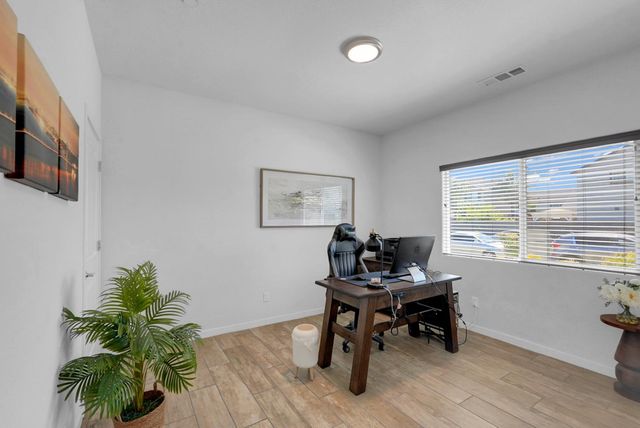 4010 Seashore Dr, Stockton, CA 95206