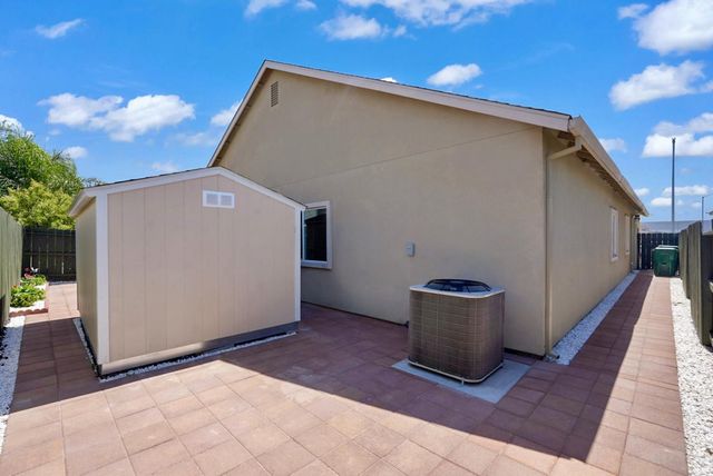 4010 Seashore Dr, Stockton, CA 95206