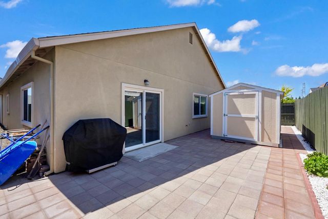 4010 Seashore Dr, Stockton, CA 95206