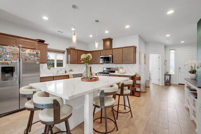 4010 Seashore Dr, Stockton, CA 95206