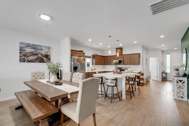 4010 Seashore Dr, Stockton, CA 95206