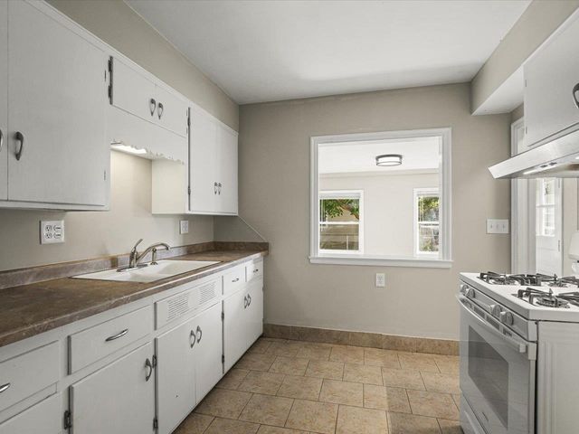 1502 Portland Avenue, Beloit, WI 53511