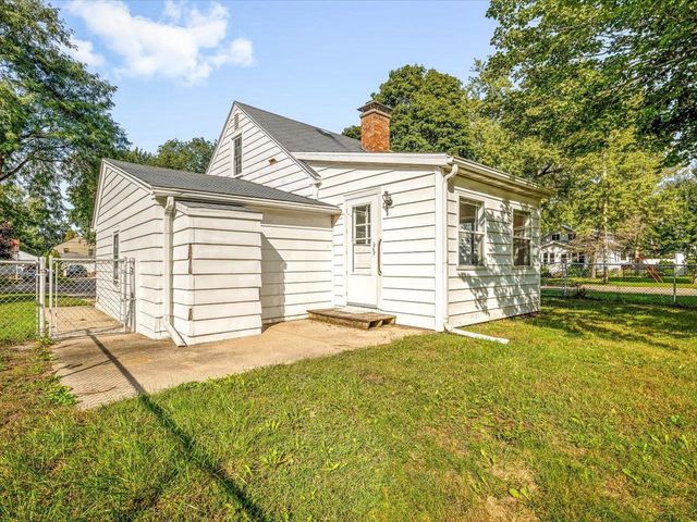 1502 Portland Avenue, Beloit, WI 53511