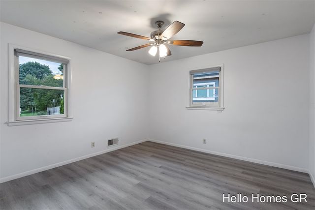 1135 Carrier Creek Boulevard, Grand Rapids, MI 49503