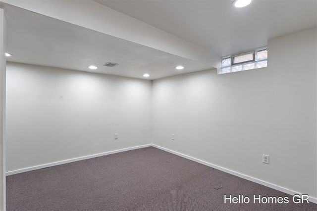 1135 Carrier Creek Boulevard, Grand Rapids, MI 49503