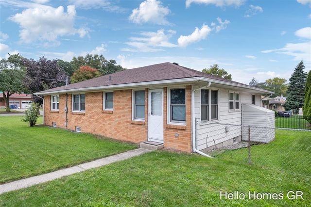 1135 Carrier Creek Boulevard, Grand Rapids, MI 49503