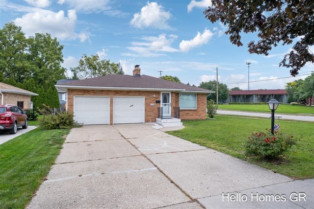 1135 Carrier Creek Boulevard, Grand Rapids, MI 49503