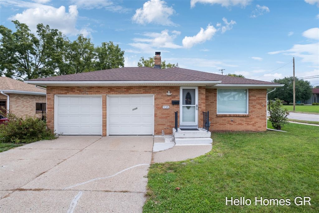 1135 Carrier Creek Boulevard, Grand Rapids, MI 49503