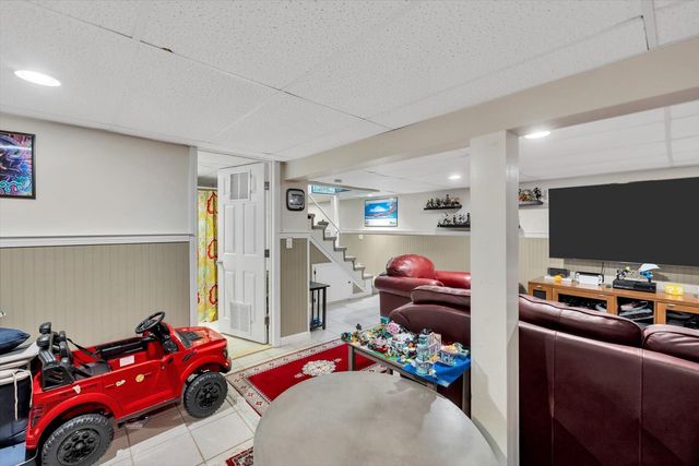 30 Patience Lane, Cotuit, MA 02635