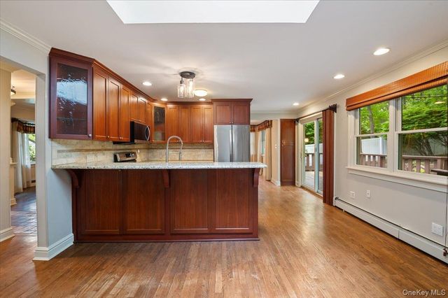 101 Red Oak Court, Port Jefferson, NY 11777