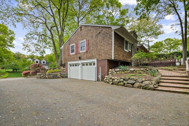 101 Red Oak Court, Port Jefferson, NY 11777
