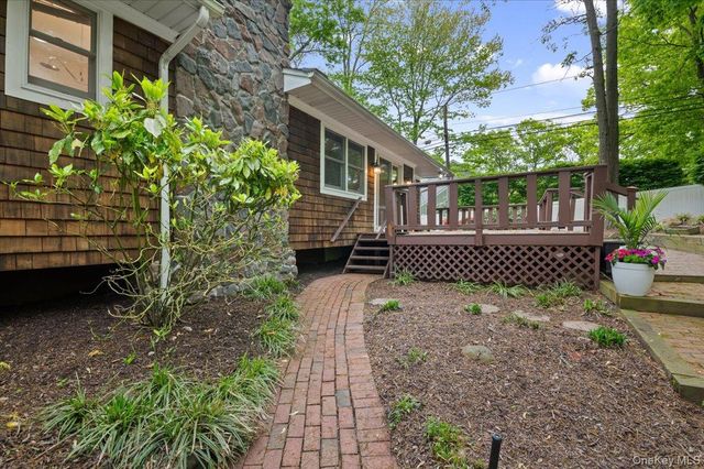 101 Red Oak Court, Port Jefferson, NY 11777