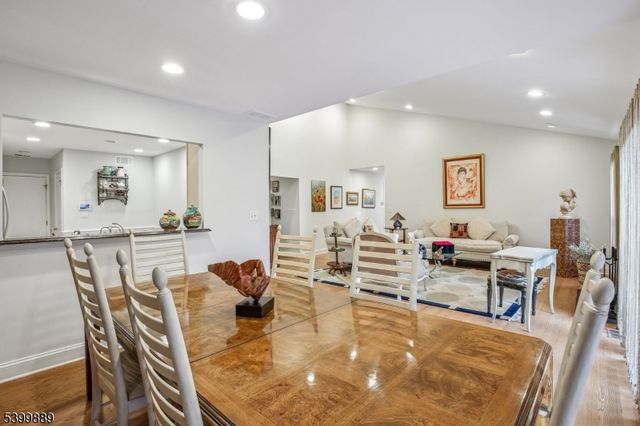 254 Crescenzi Ct 254, West Orange Twp., NJ 07052