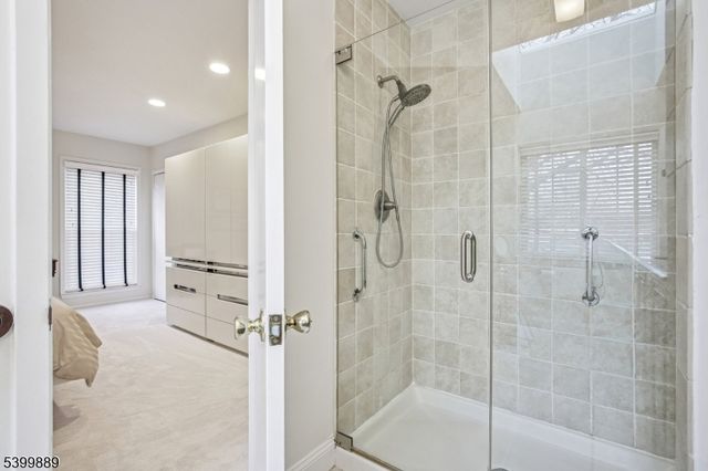 254 Crescenzi Ct 254, West Orange Twp., NJ 07052