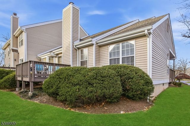 254 Crescenzi Ct 254, West Orange Twp., NJ 07052