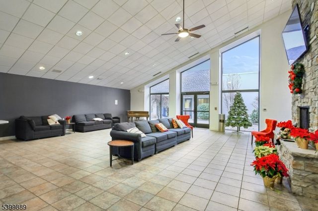 254 Crescenzi Ct 254, West Orange Twp., NJ 07052