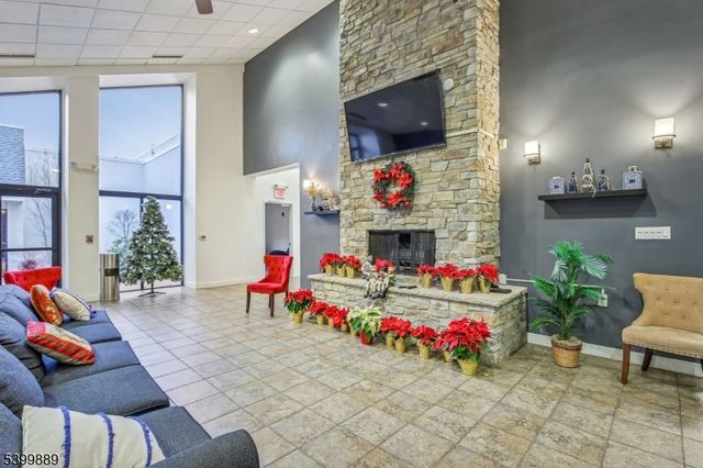 254 Crescenzi Ct 254, West Orange Twp., NJ 07052