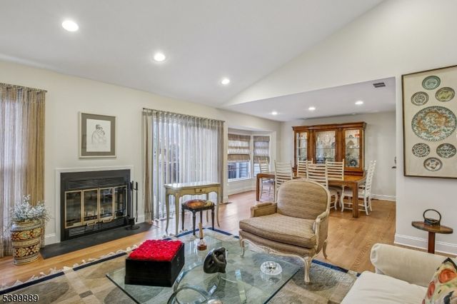 254 Crescenzi Ct 254, West Orange Twp., NJ 07052