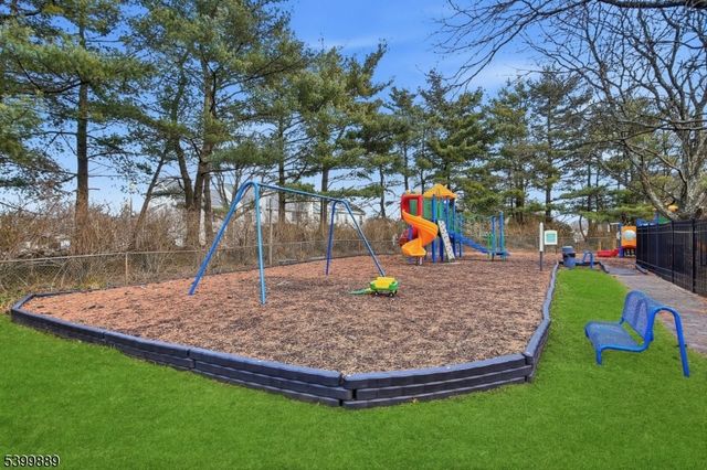 254 Crescenzi Ct 254, West Orange Twp., NJ 07052