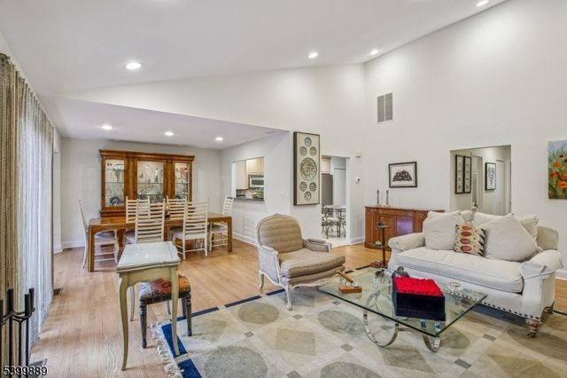 254 Crescenzi Ct 254, West Orange Twp., NJ 07052