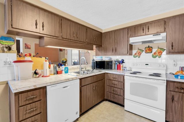 3352 SEFFNER DRIVE, Holiday, FL 34691