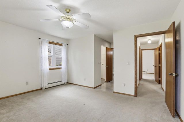 82 SPENCER VILLAGE COURT, Appleton, WI 54914