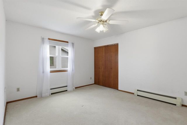 82 SPENCER VILLAGE COURT, Appleton, WI 54914