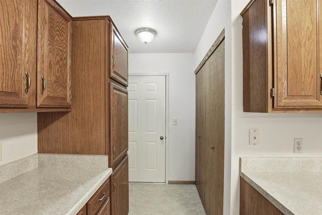 82 SPENCER VILLAGE COURT, Appleton, WI 54914
