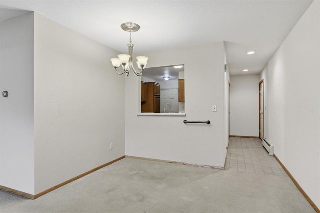 82 SPENCER VILLAGE COURT, Appleton, WI 54914