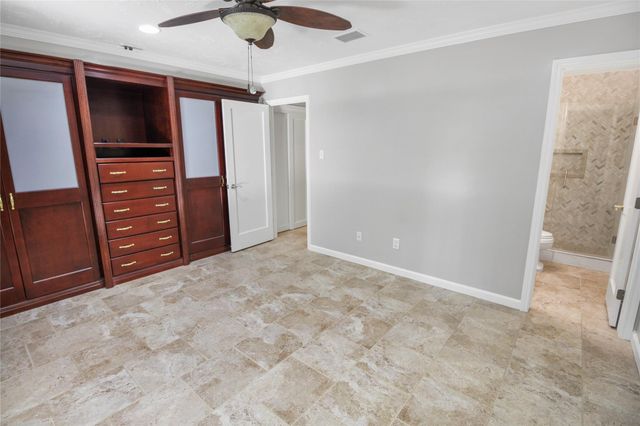 6 Coralberry Court, The Woodlands, TX 77381