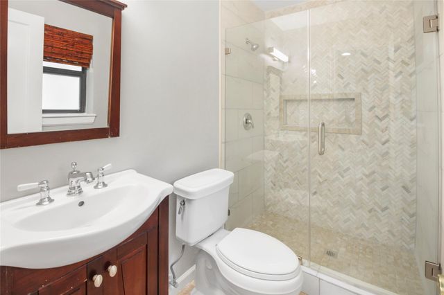 6 Coralberry Court, The Woodlands, TX 77381