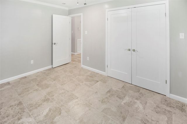 6 Coralberry Court, The Woodlands, TX 77381