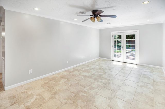 6 Coralberry Court, The Woodlands, TX 77381