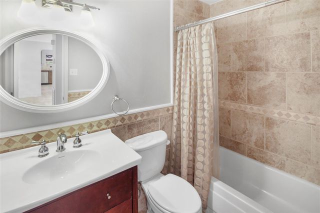 6 Coralberry Court, The Woodlands, TX 77381