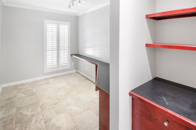 6 Coralberry Court, The Woodlands, TX 77381