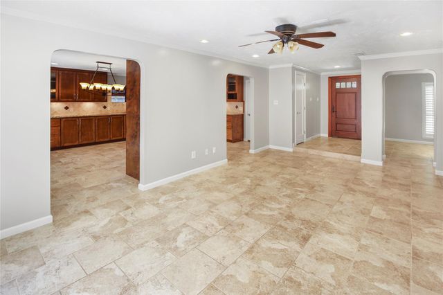 6 Coralberry Court, The Woodlands, TX 77381