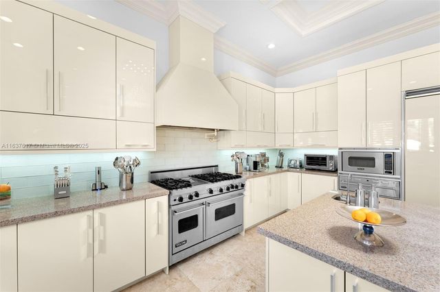 12110 SW 60th Ct, Pinecrest, FL 33156