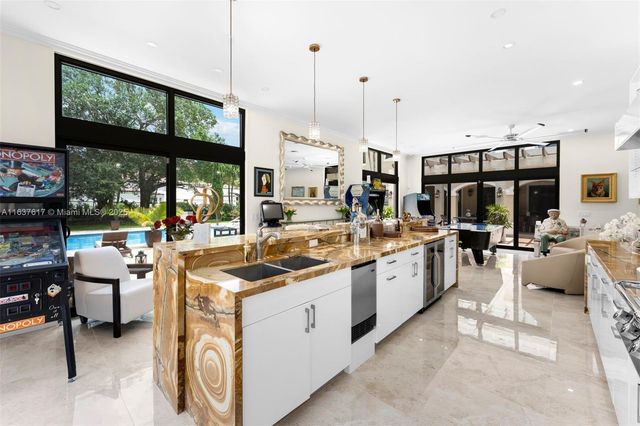 12110 SW 60th Ct, Pinecrest, FL 33156