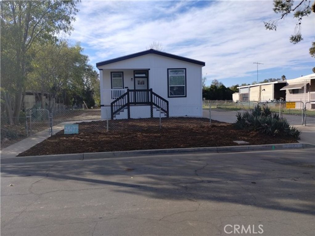 25177 Avenida Valencia, Homeland, CA 92548