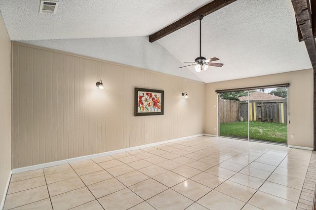 819 Seamaster Drive, Houston, TX 77062