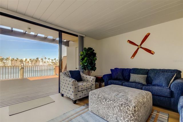 6290 BAHIA DEL MAR CIRCLE 5, St Petersburg, FL 33715