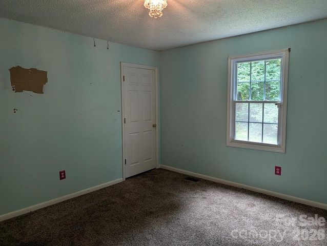 111 Midway Lake Road, Mooresville, NC 28115