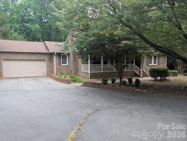 111 Midway Lake Road, Mooresville, NC 28115