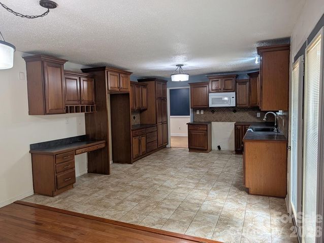 111 Midway Lake Road, Mooresville, NC 28115