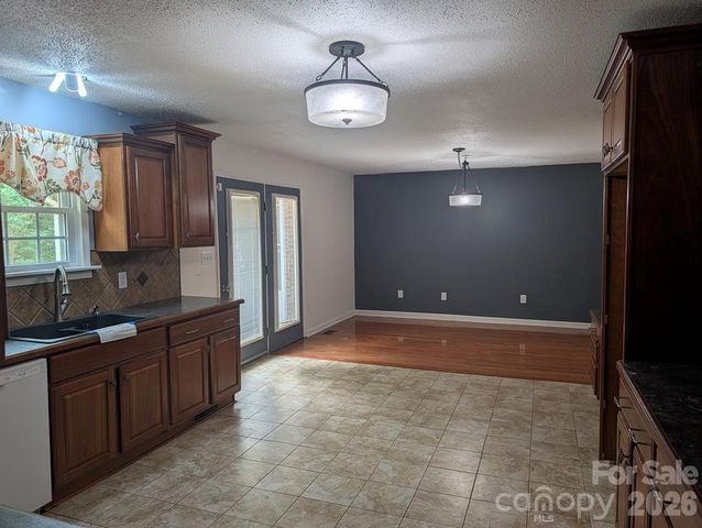 111 Midway Lake Road, Mooresville, NC 28115