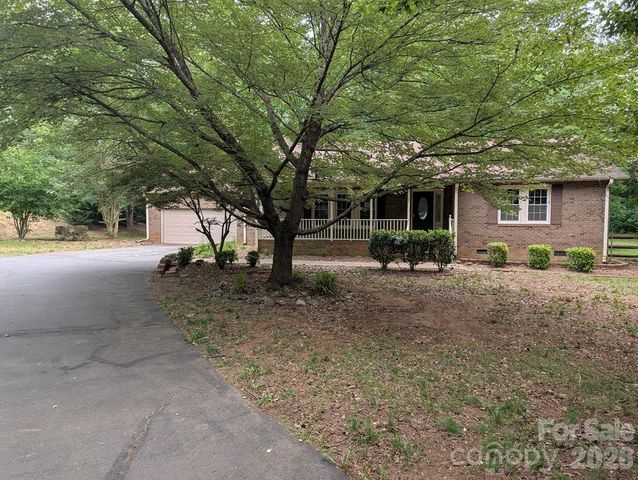 111 Midway Lake Road, Mooresville, NC 28115
